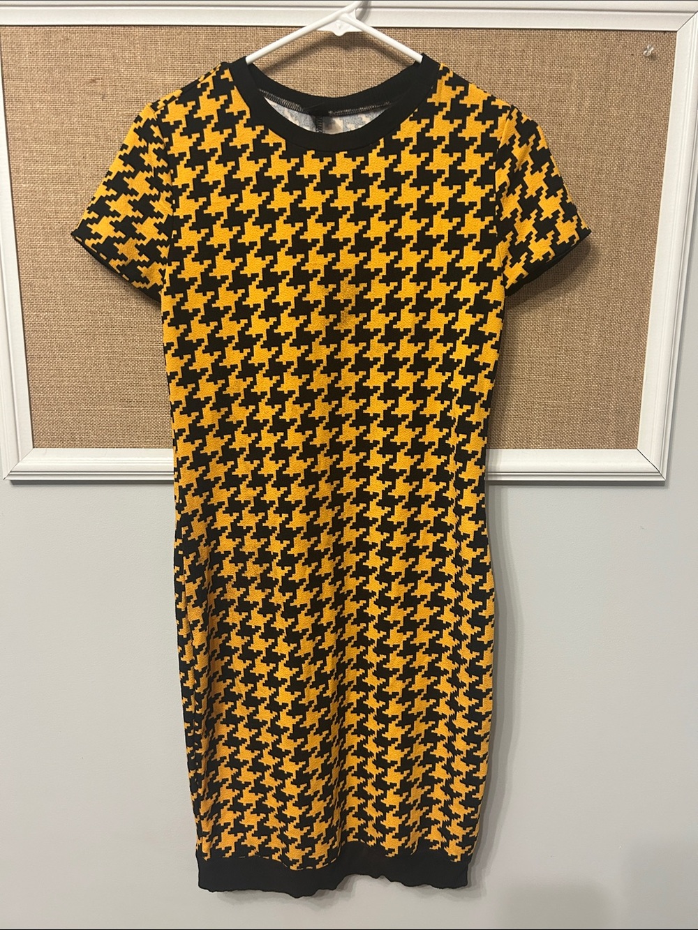 Women's Black & Yellow Houndstooth Knit Dress